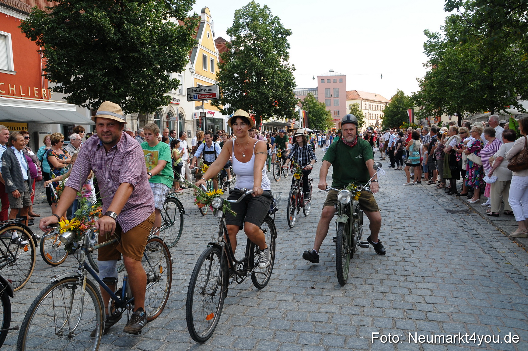 Volksfestzug Neumarkt 110813 0308