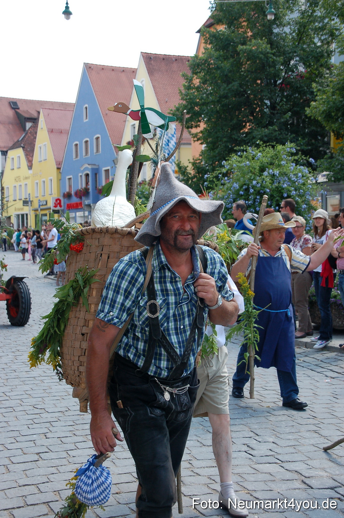 Volksfestzug Neumarkt 110813 0311