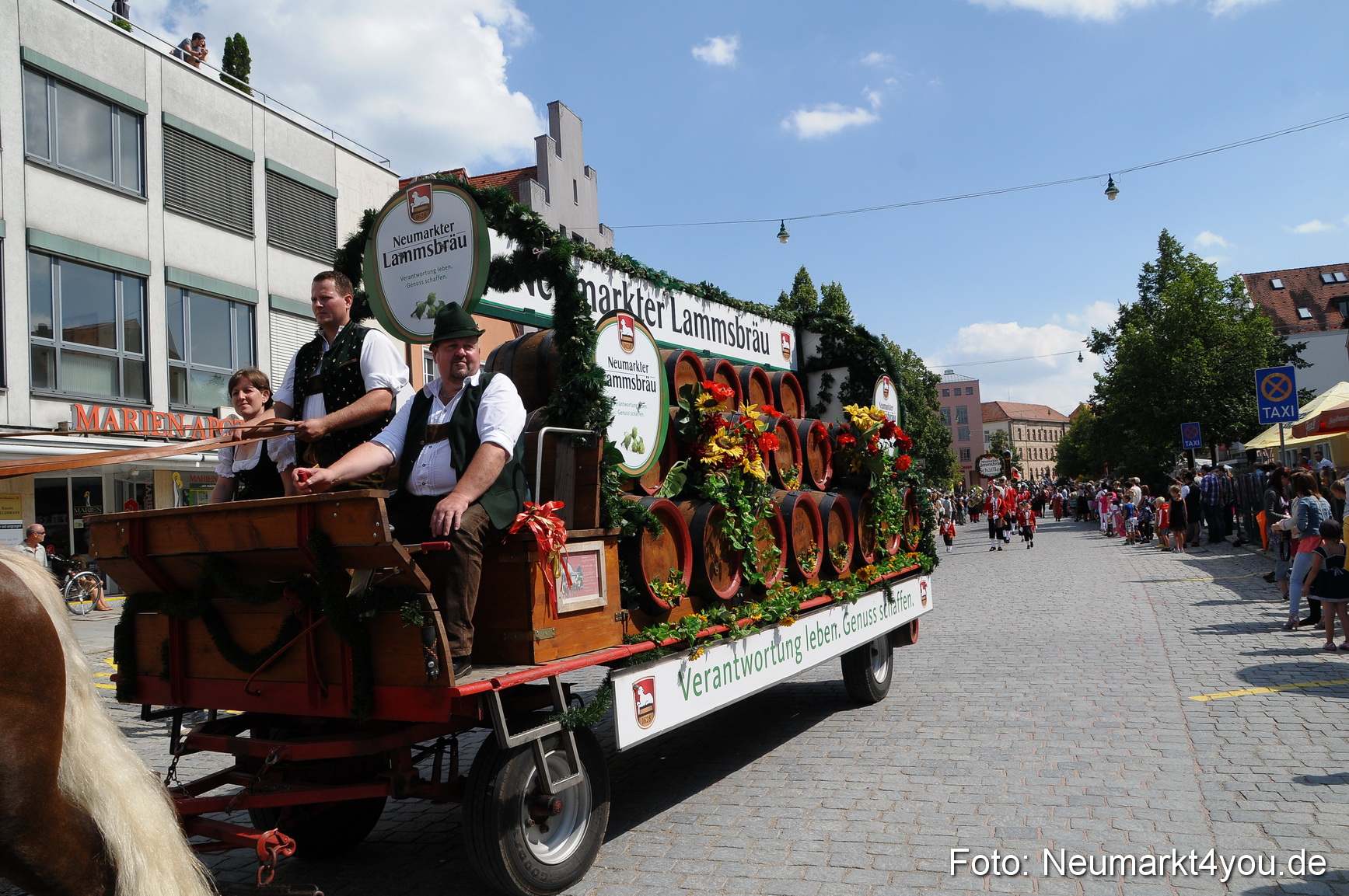 Volksfestzug Neumarkt 110813 0327