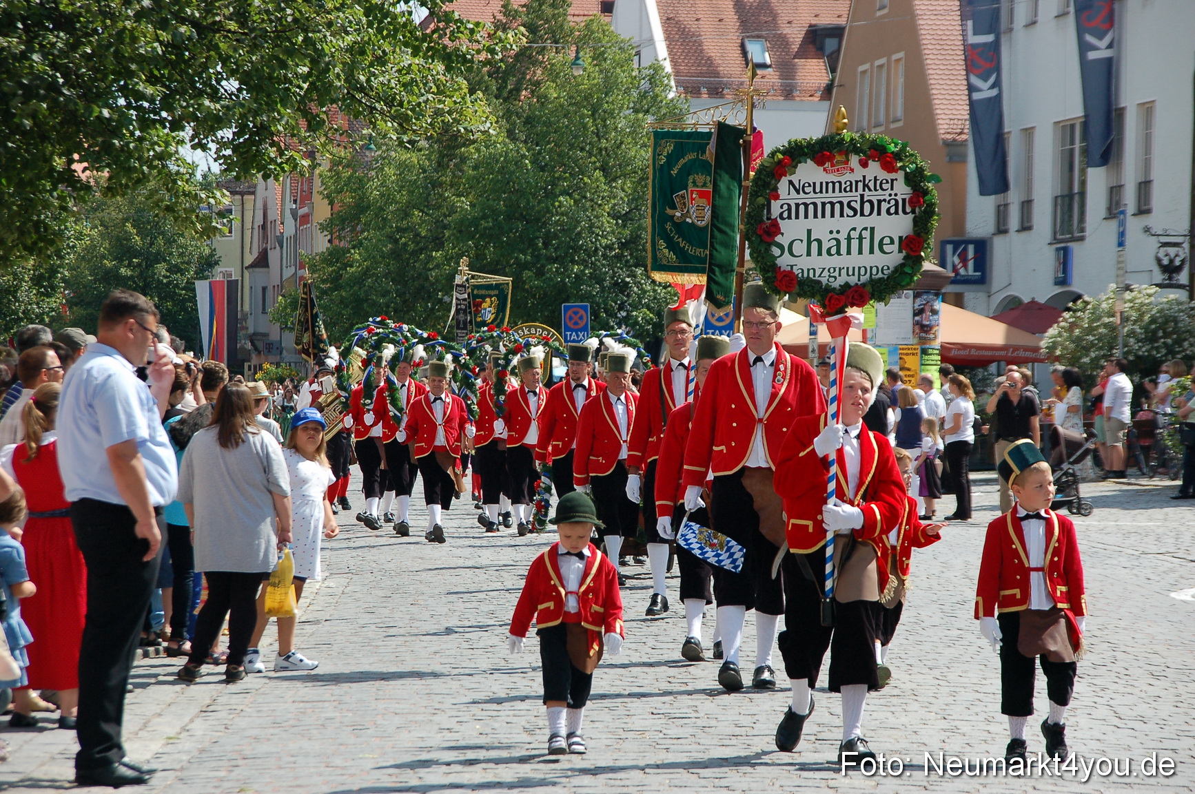 Volksfestzug Neumarkt 110813 0338