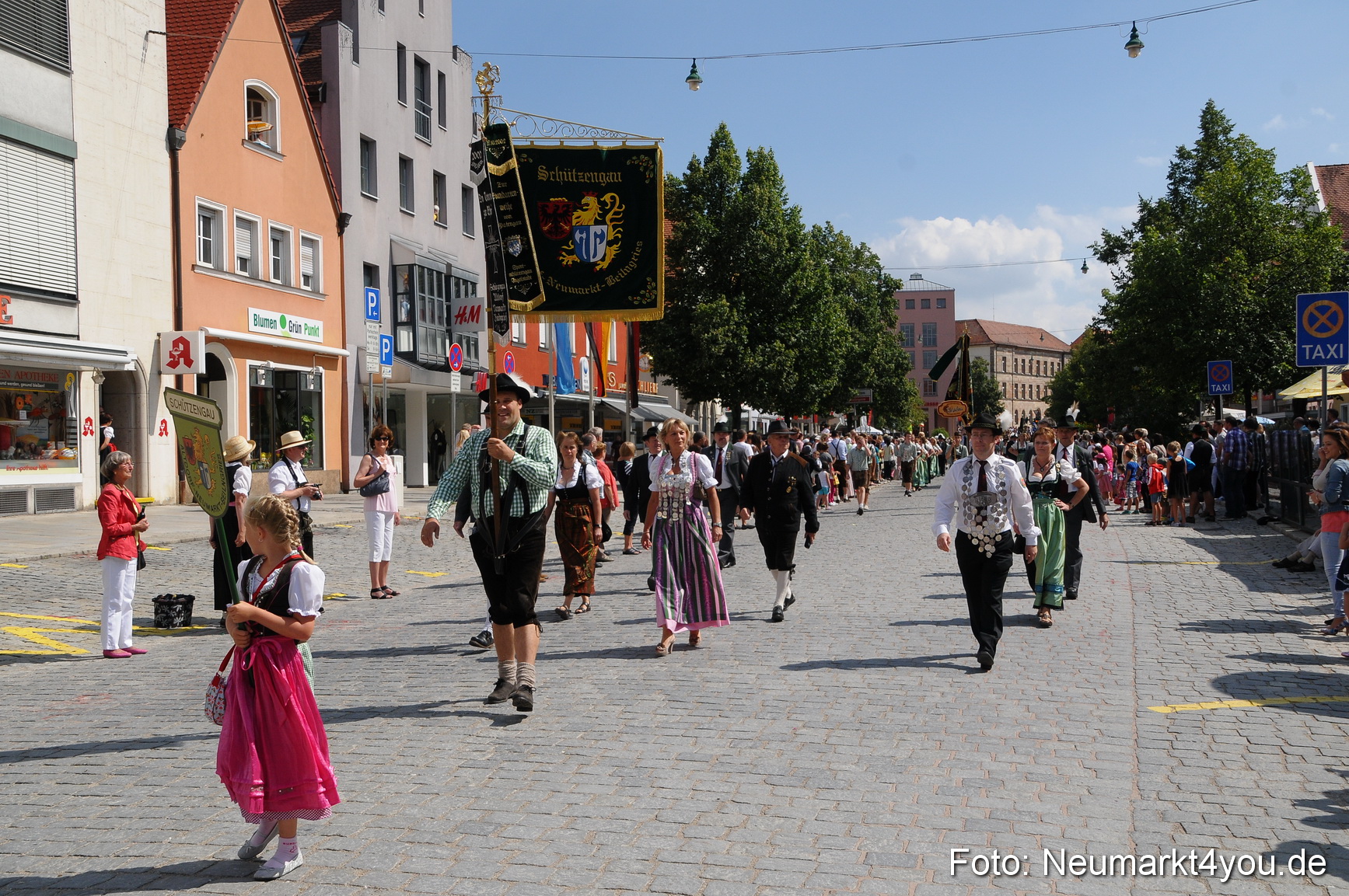 Volksfestzug Neumarkt 110813 0339