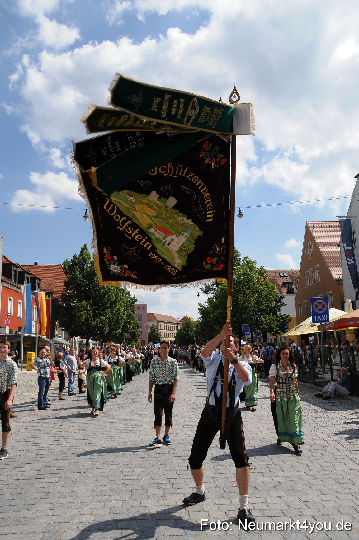 Volksfestzug Neumarkt 110813 0343