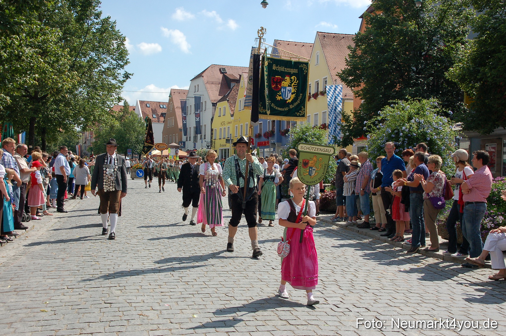 Volksfestzug Neumarkt 110813 0352