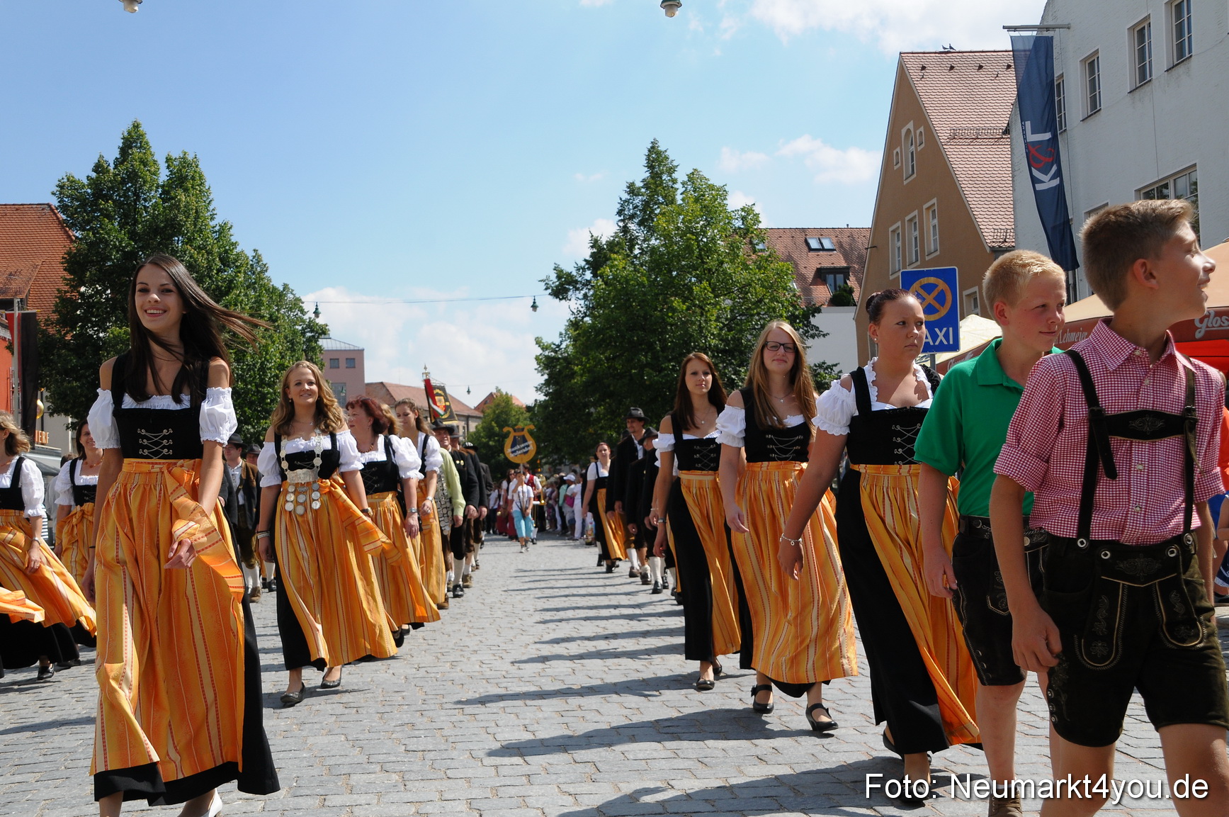 Volksfestzug Neumarkt 110813 0356