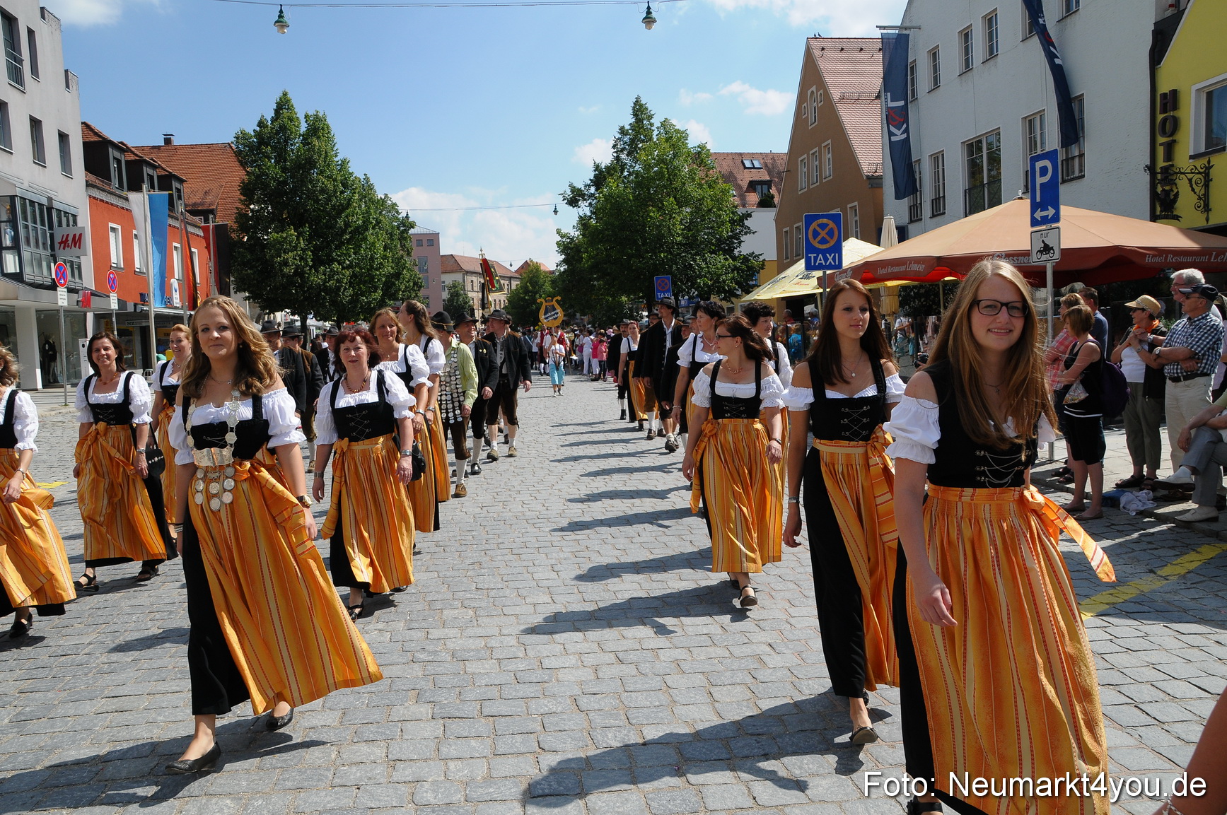 Volksfestzug Neumarkt 110813 0357