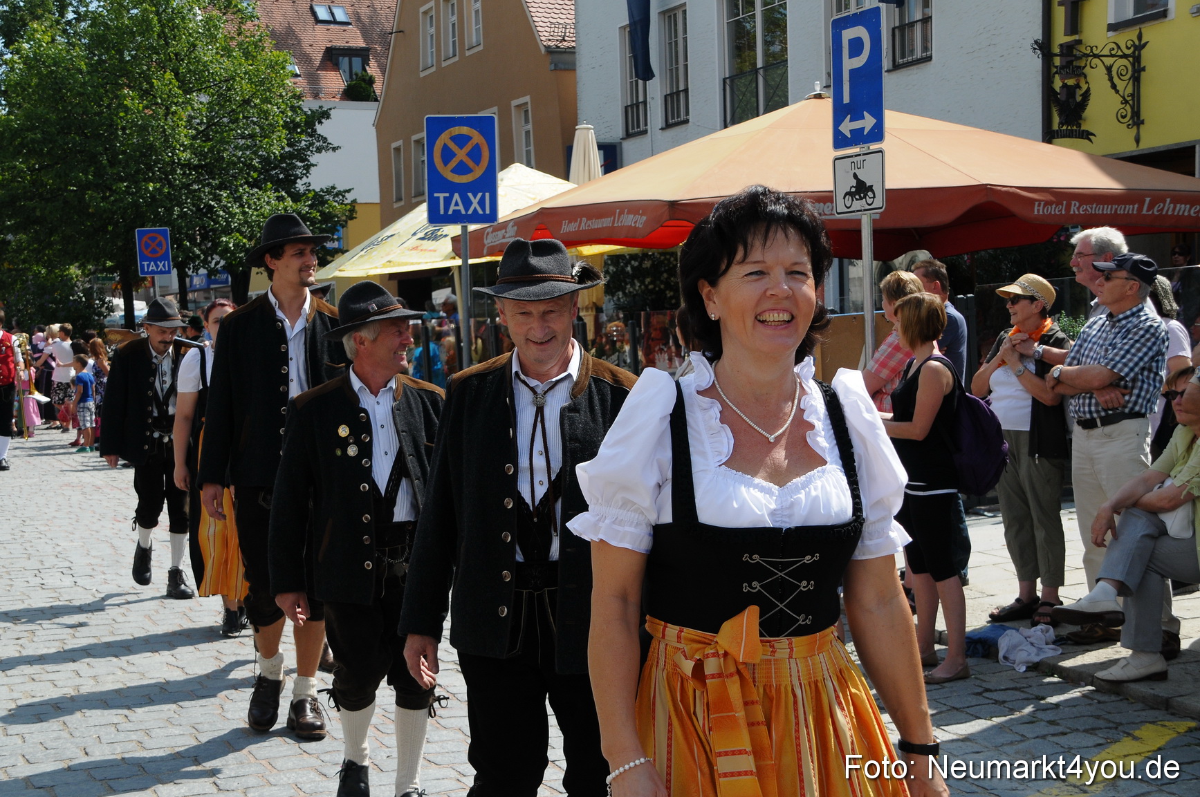 Volksfestzug Neumarkt 110813 0360