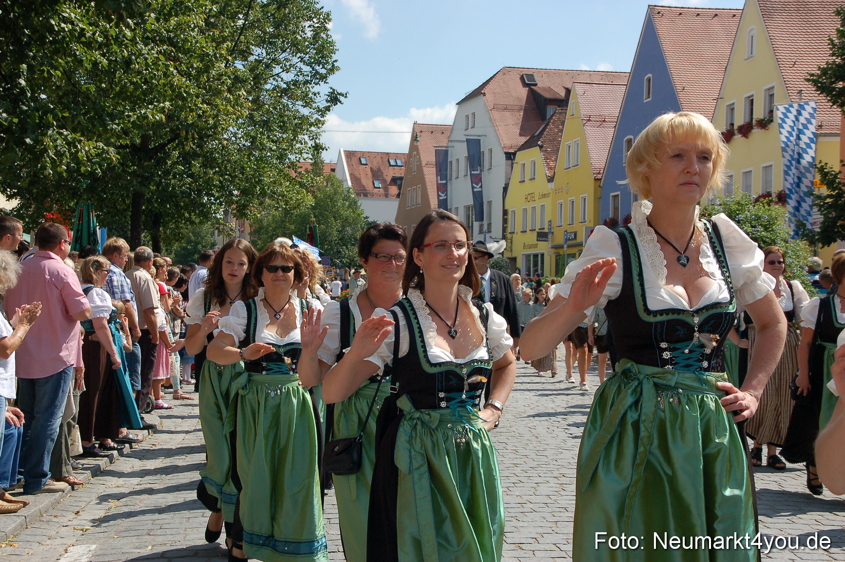 Volksfestzug Neumarkt 110813 0363