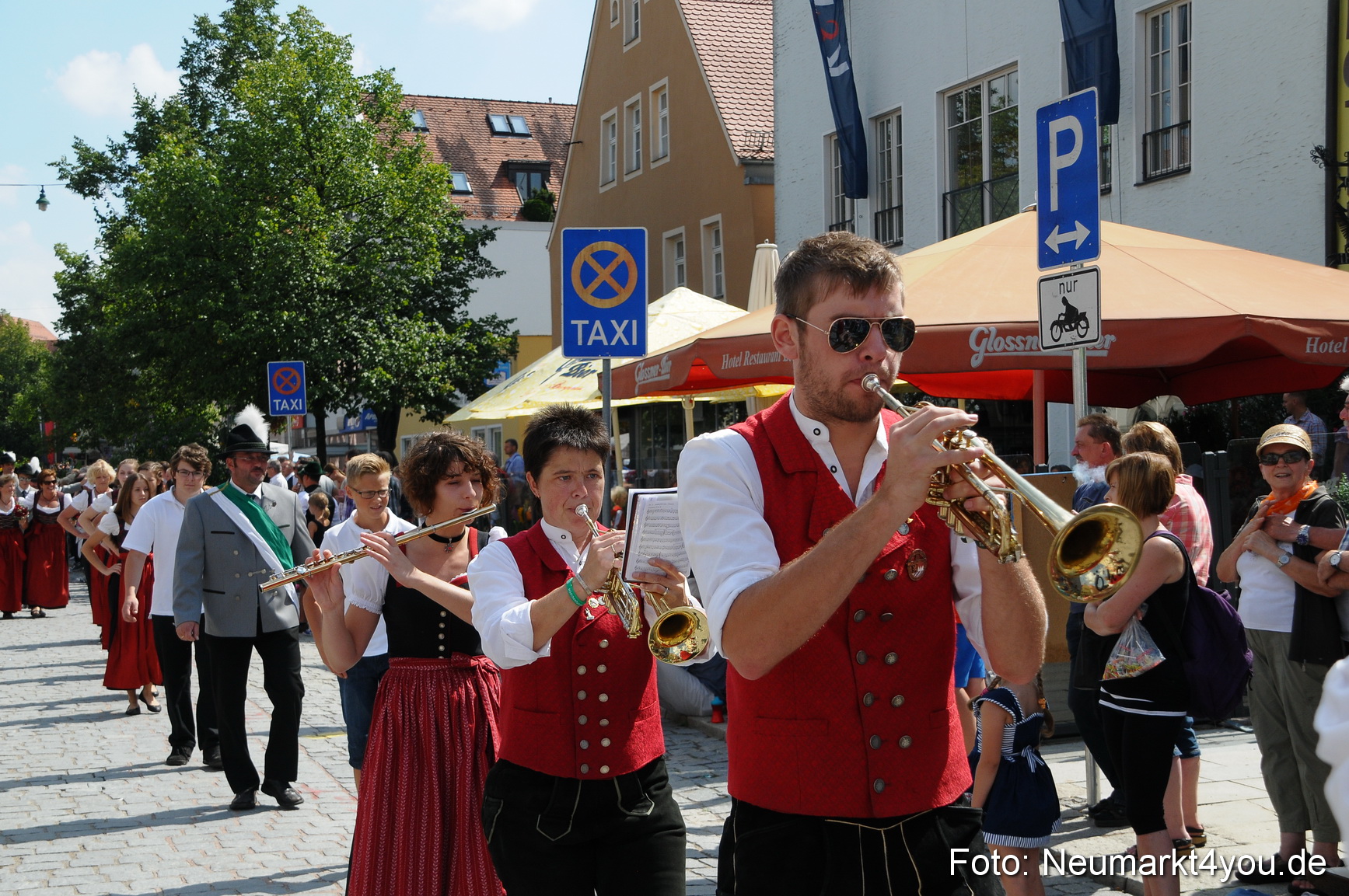 Volksfestzug Neumarkt 110813 0364