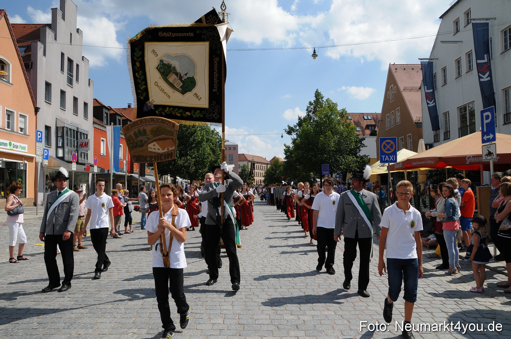 Volksfestzug Neumarkt 110813 0365
