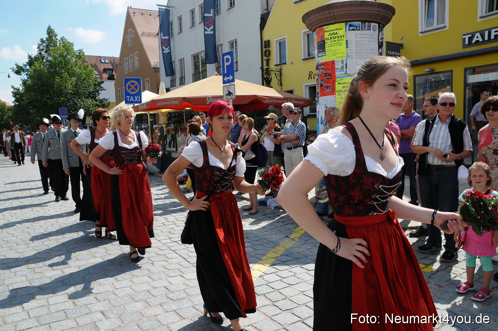Volksfestzug Neumarkt 110813 0370