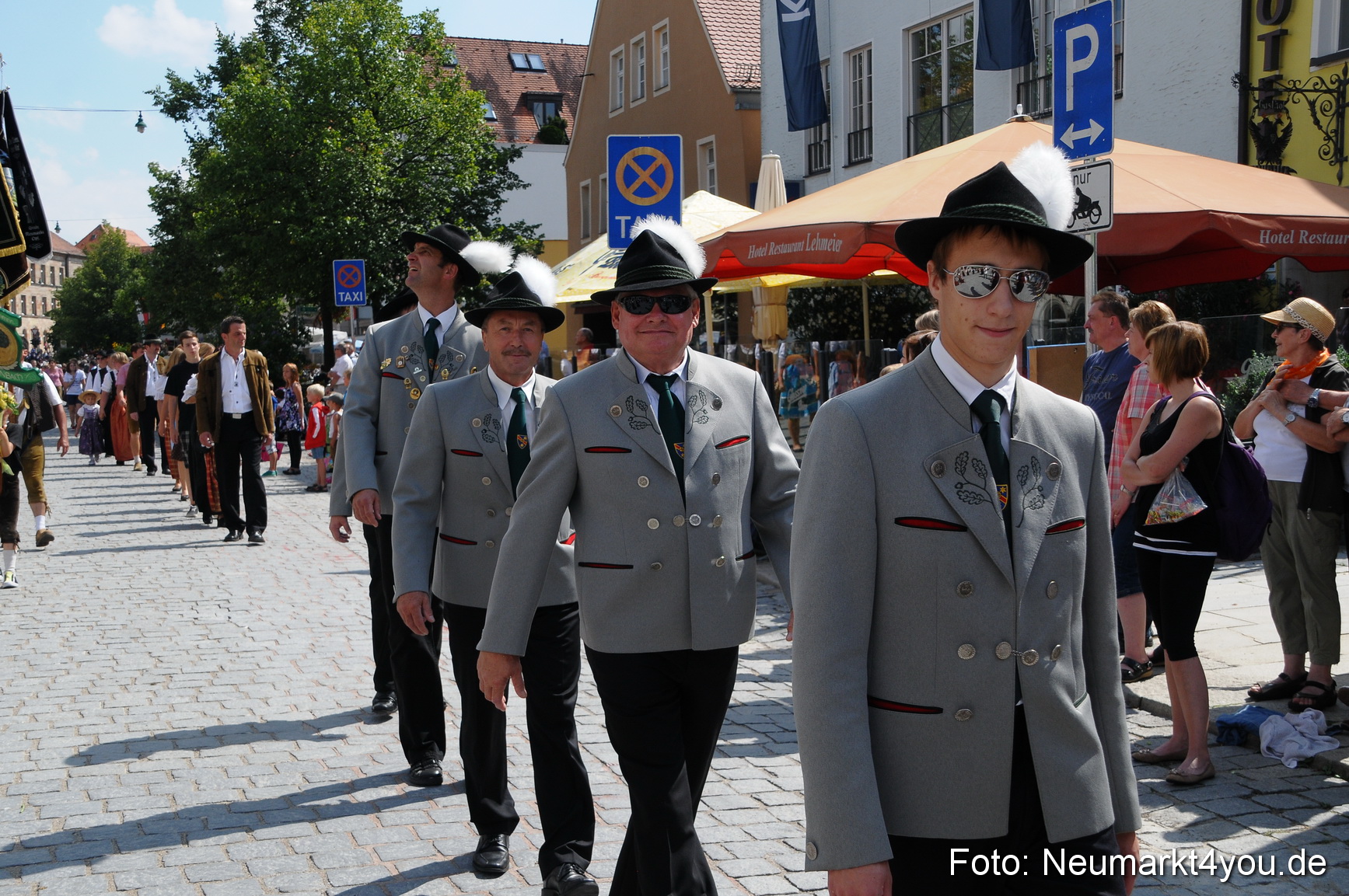 Volksfestzug Neumarkt 110813 0371