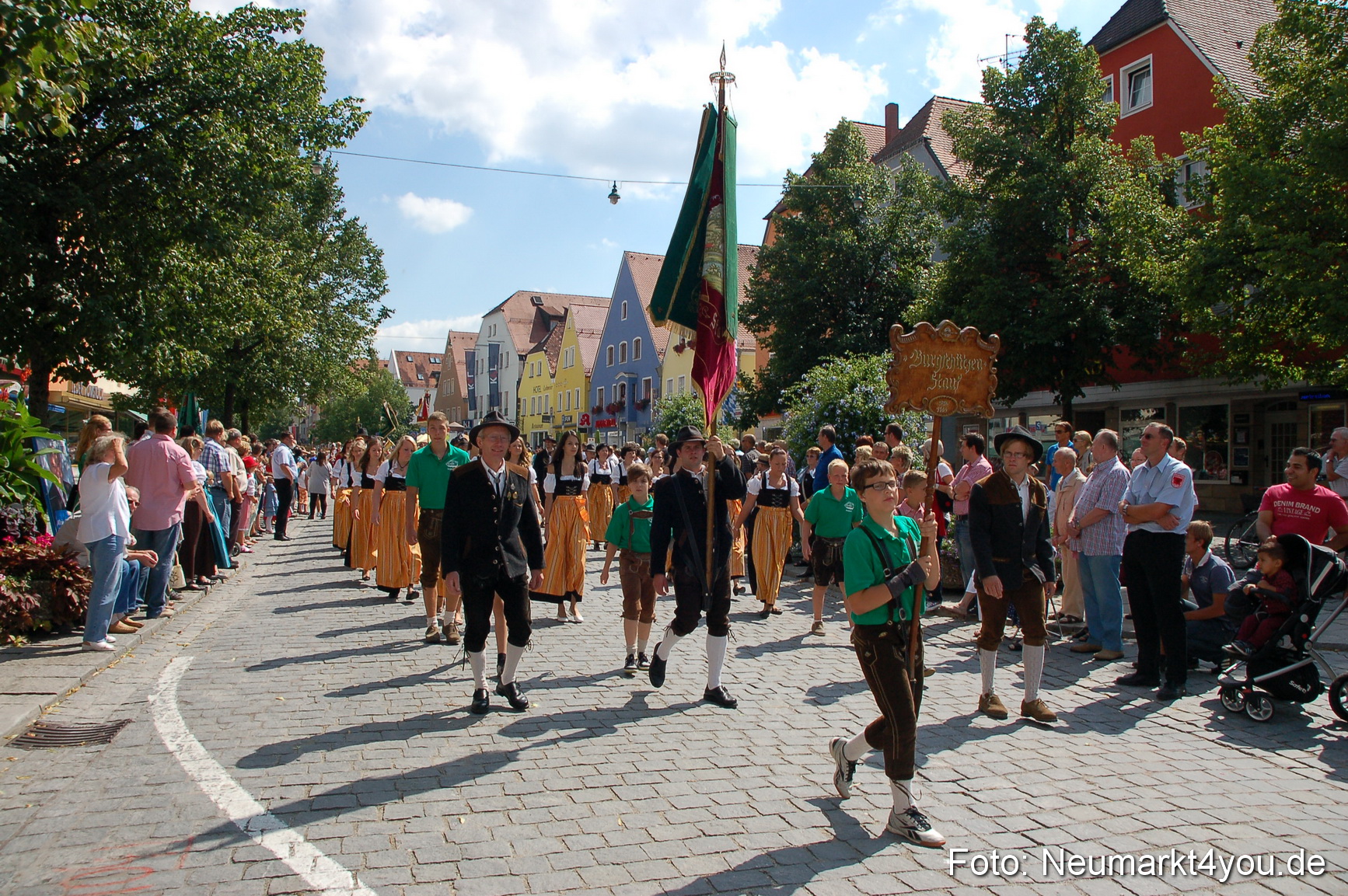 Volksfestzug Neumarkt 110813 0374