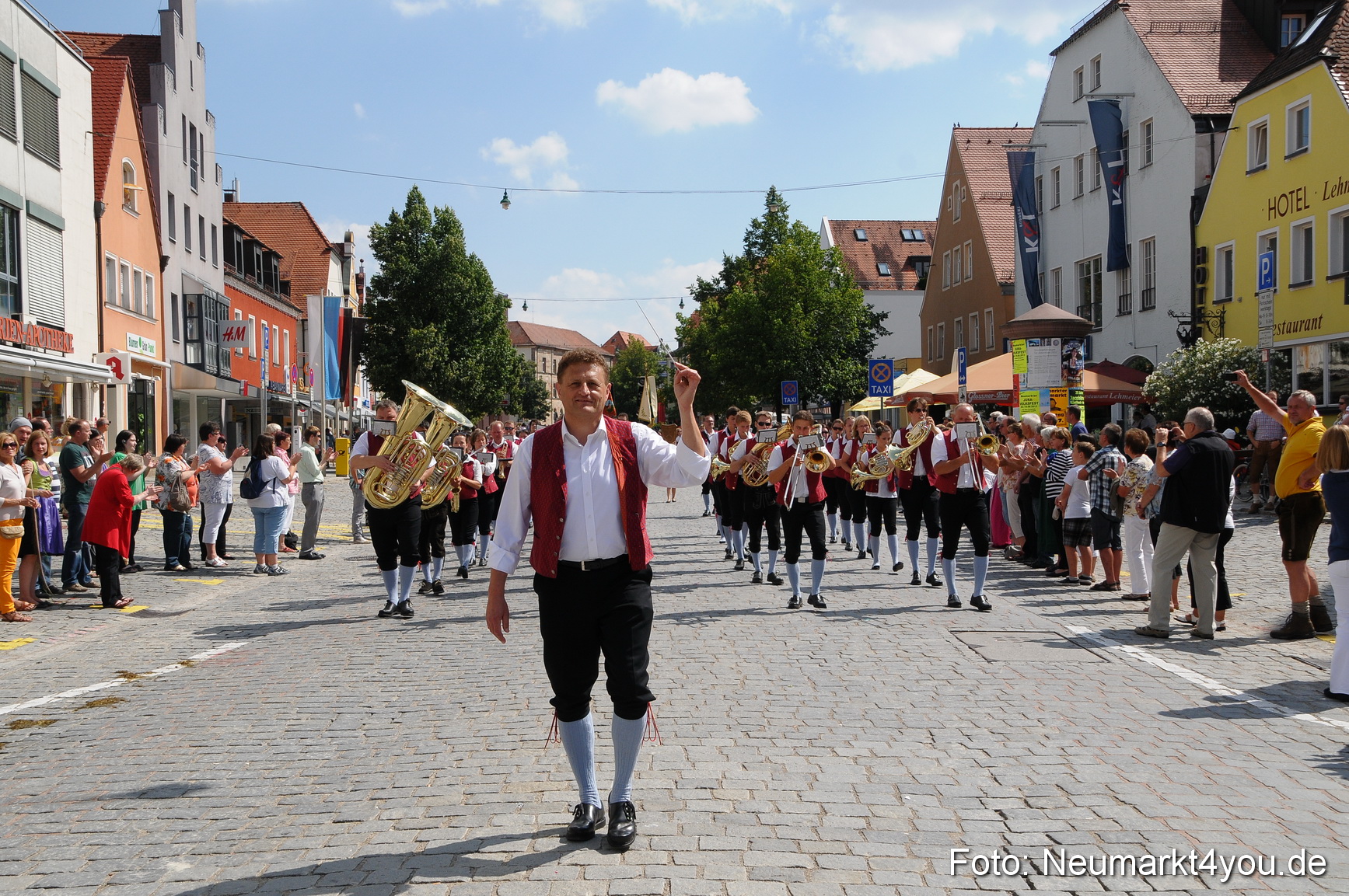 Volksfestzug Neumarkt 110813 0390