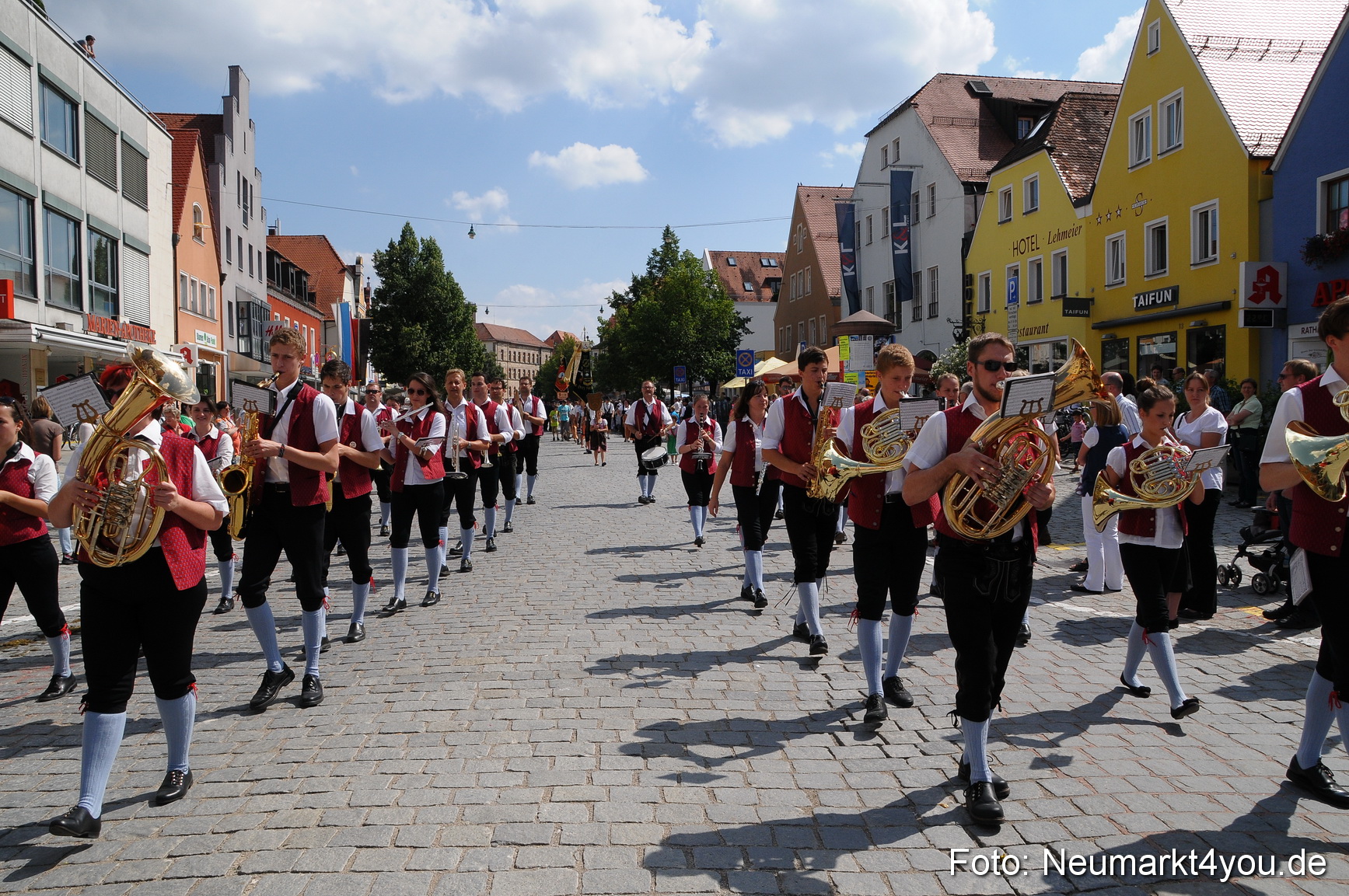 Volksfestzug Neumarkt 110813 0393
