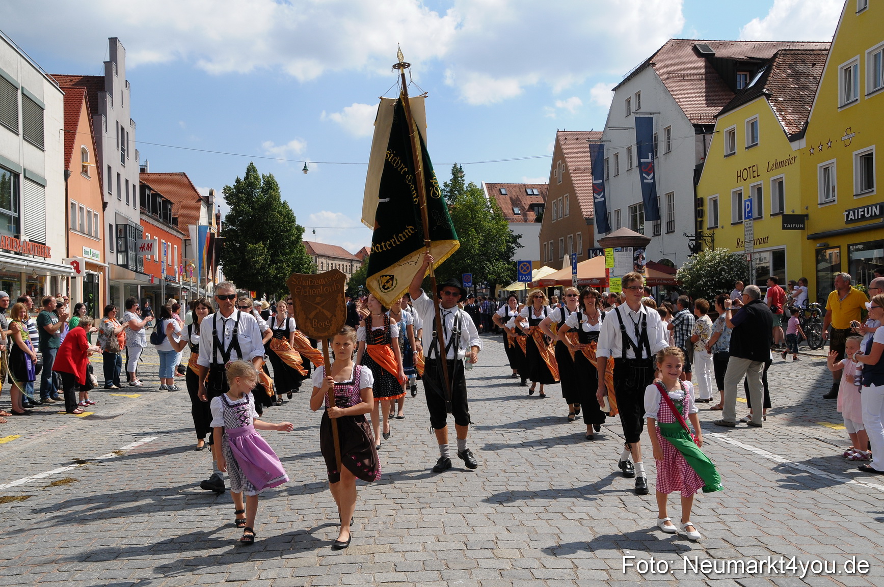 Volksfestzug Neumarkt 110813 0394