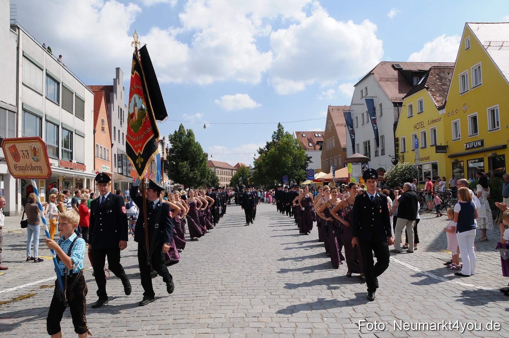 Volksfestzug Neumarkt 110813 0395