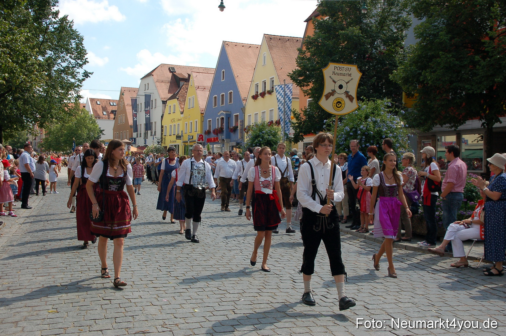 Volksfestzug Neumarkt 110813 0416