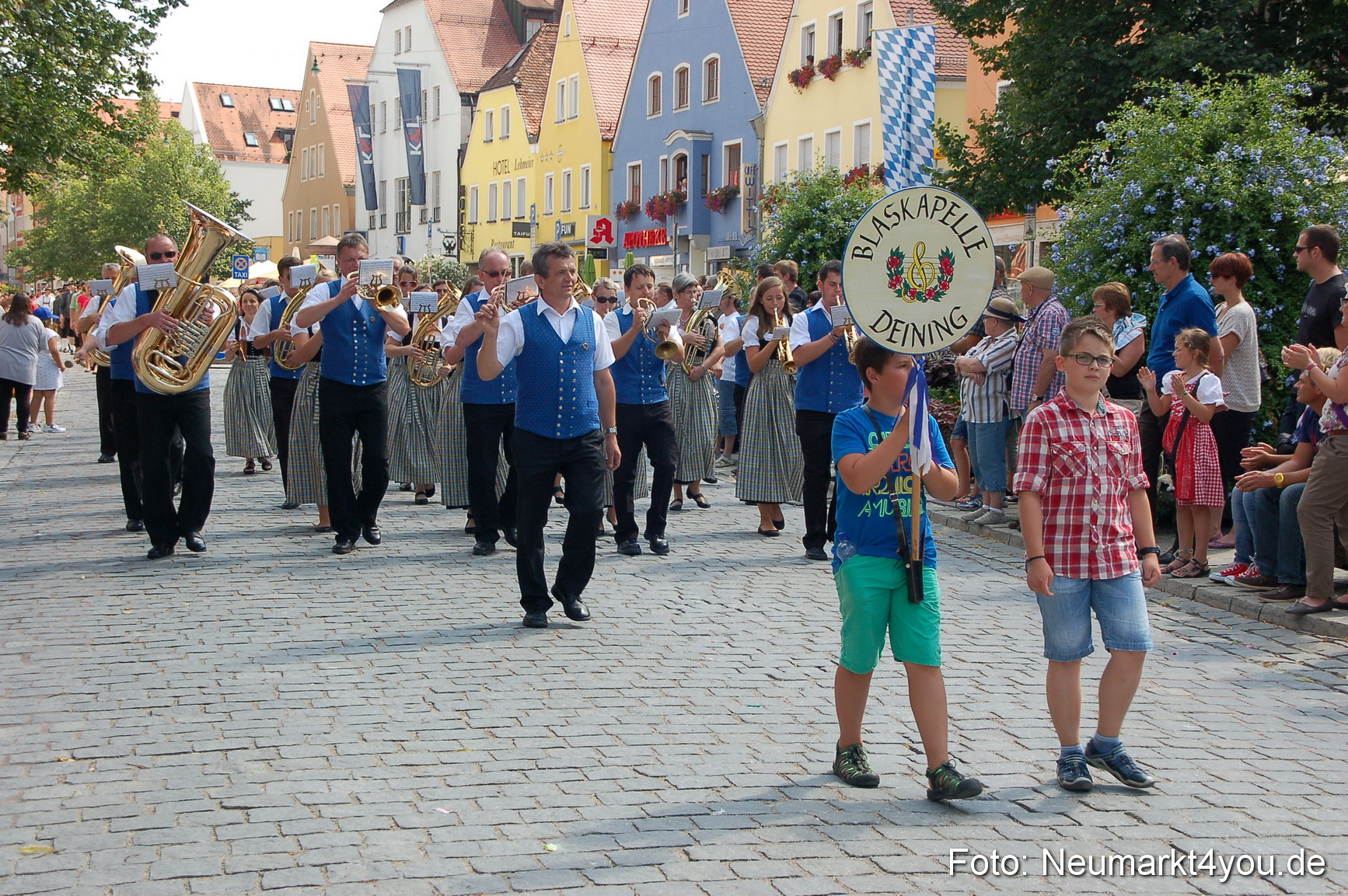 Volksfestzug Neumarkt 110813 0417