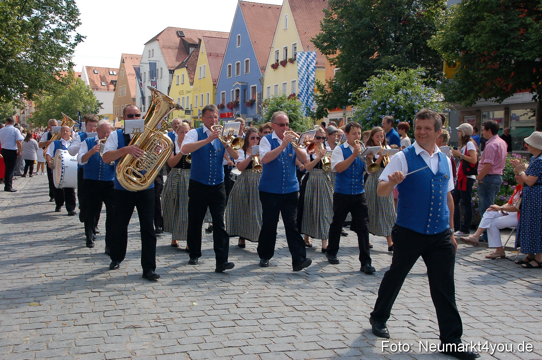 Volksfestzug Neumarkt 110813 0418