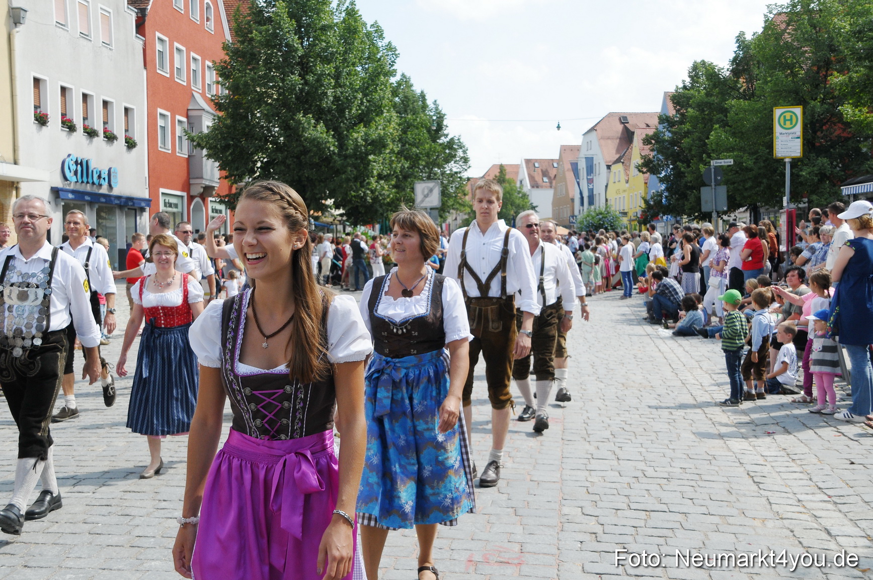 Volksfestzug Neumarkt 110813 0420
