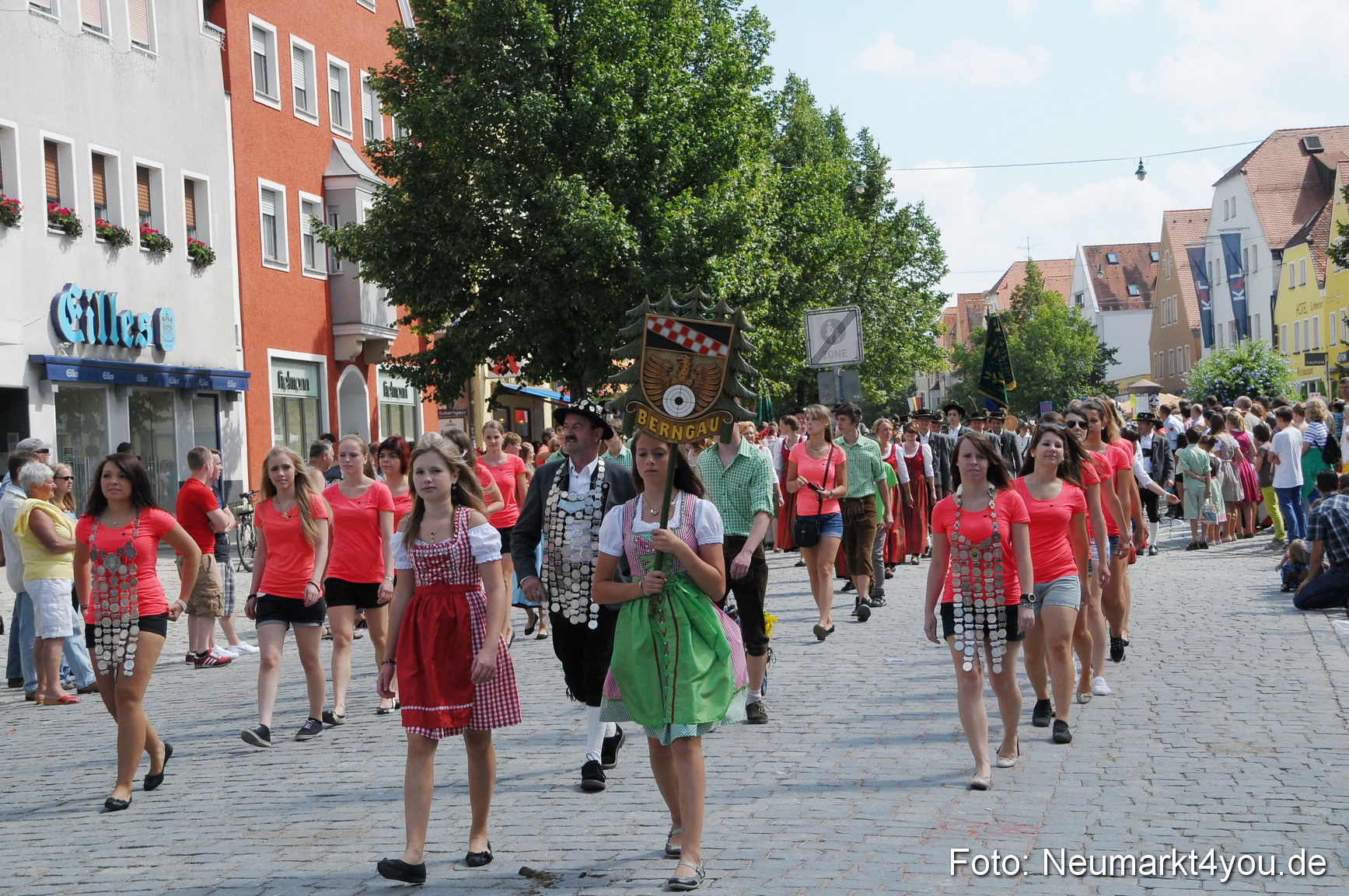 Volksfestzug Neumarkt 110813 0424