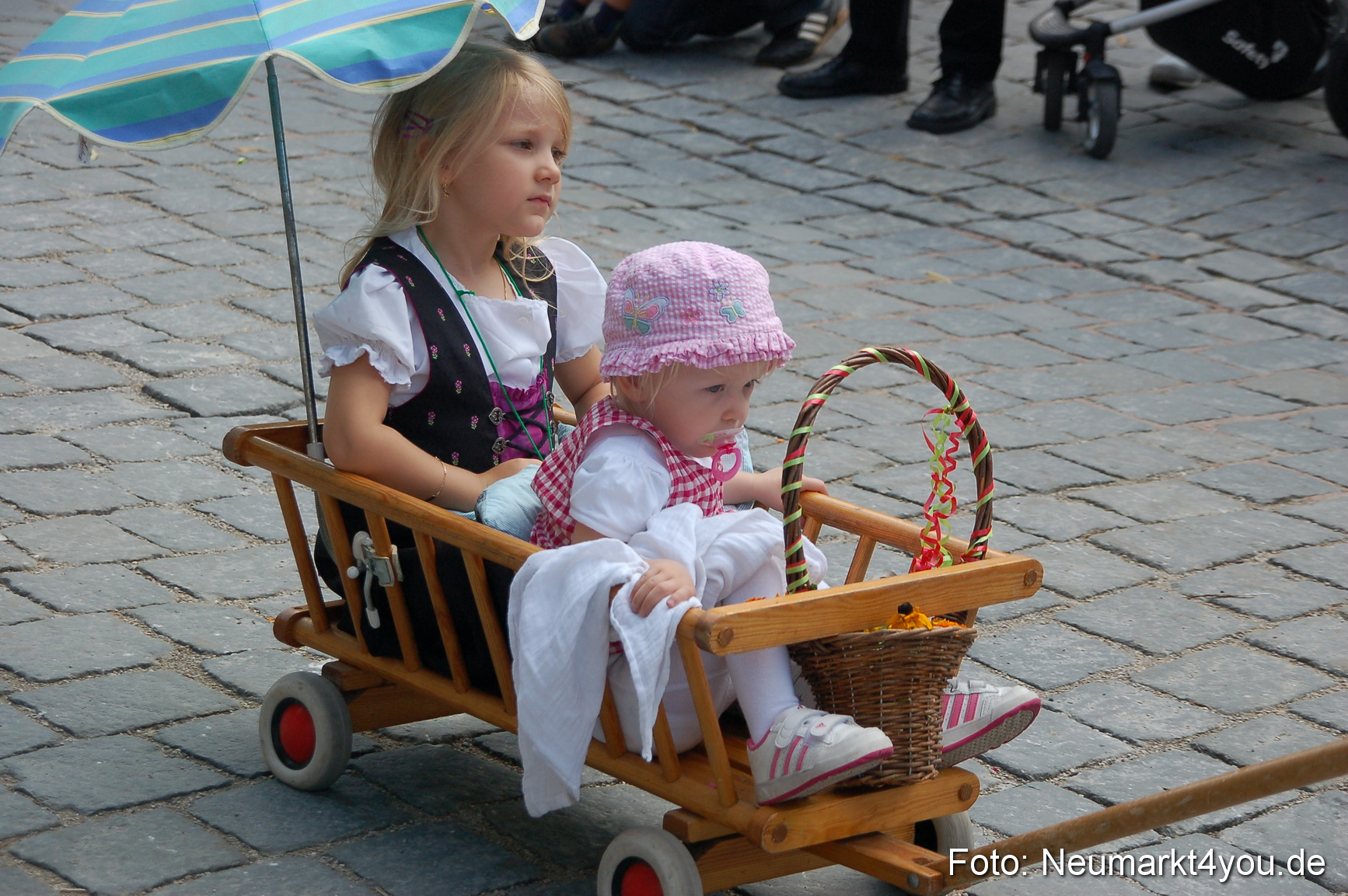 Volksfestzug Neumarkt 110813 0436