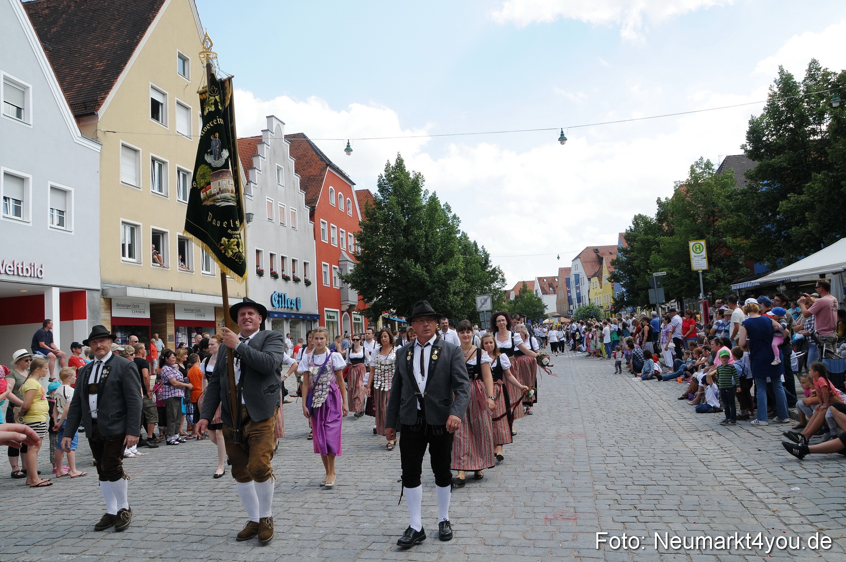 Volksfestzug Neumarkt 110813 0438