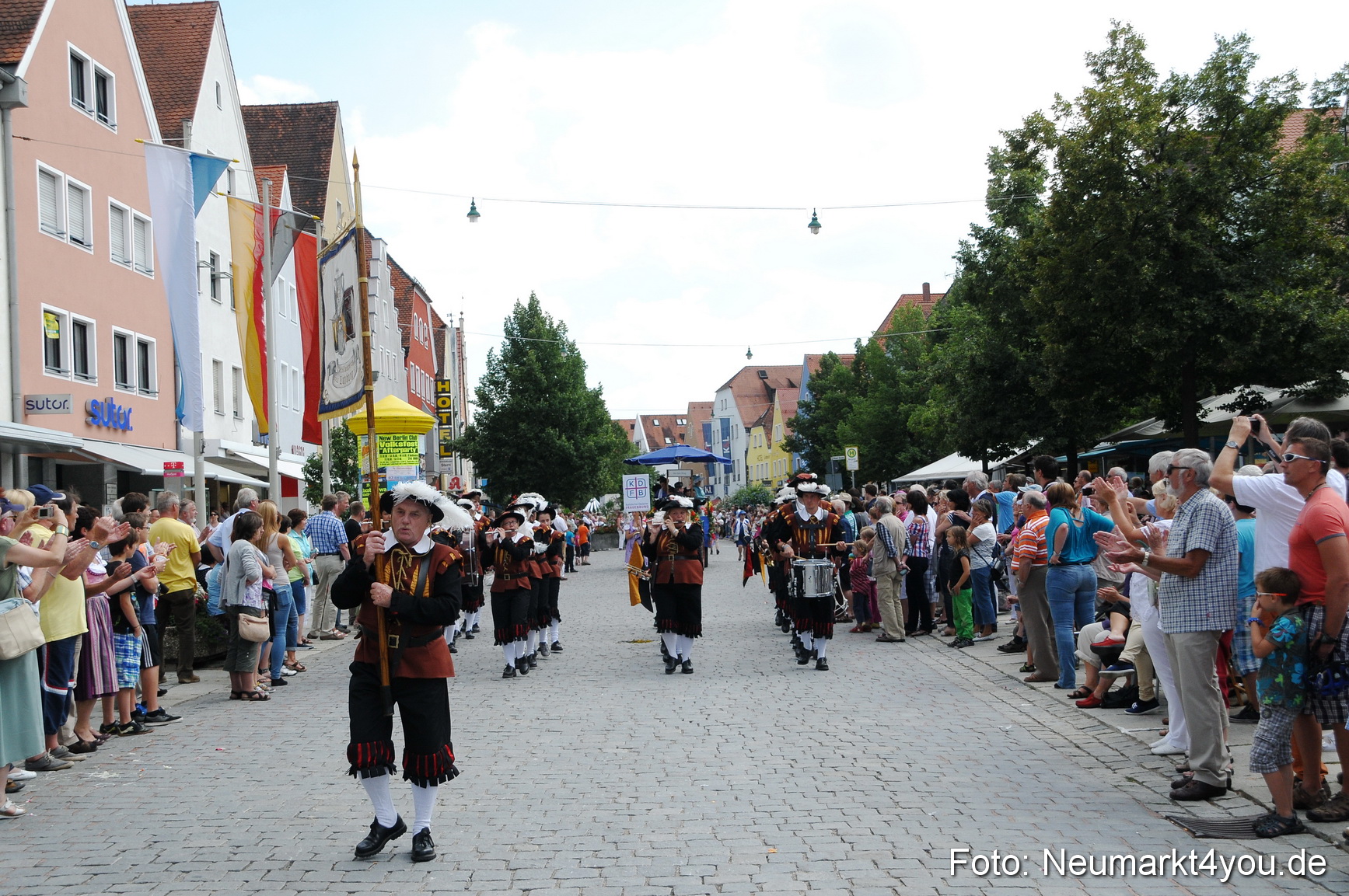 Volksfestzug Neumarkt 110813 0446