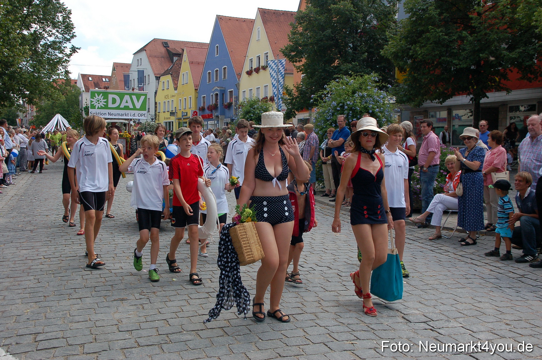 Volksfestzug Neumarkt 110813 0450