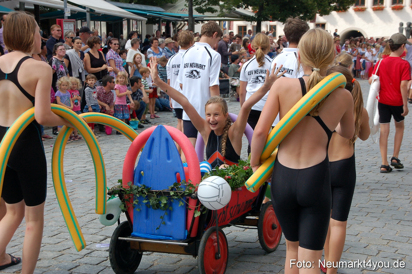 Volksfestzug Neumarkt 110813 0453