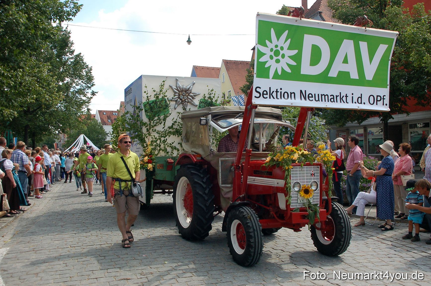 Volksfestzug Neumarkt 110813 0454