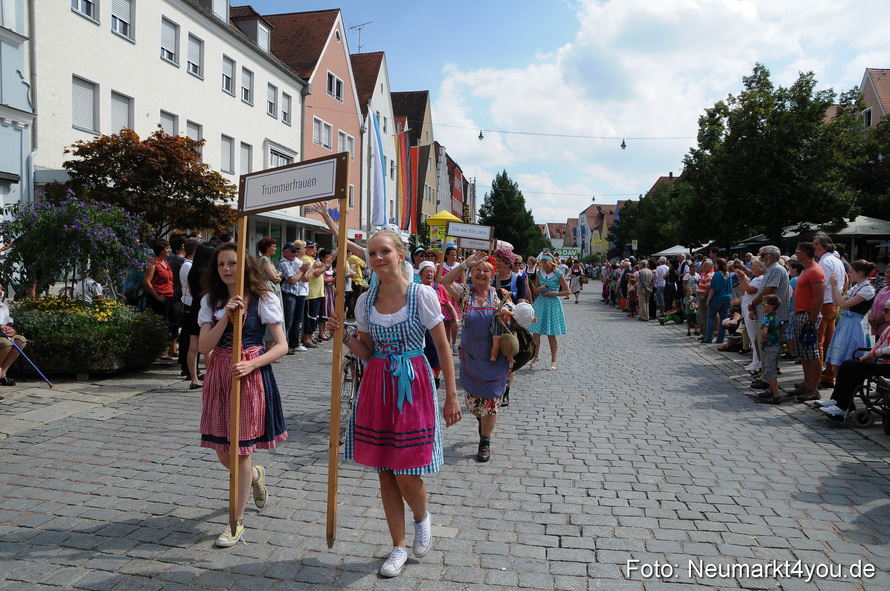 Volksfestzug Neumarkt 110813 0457