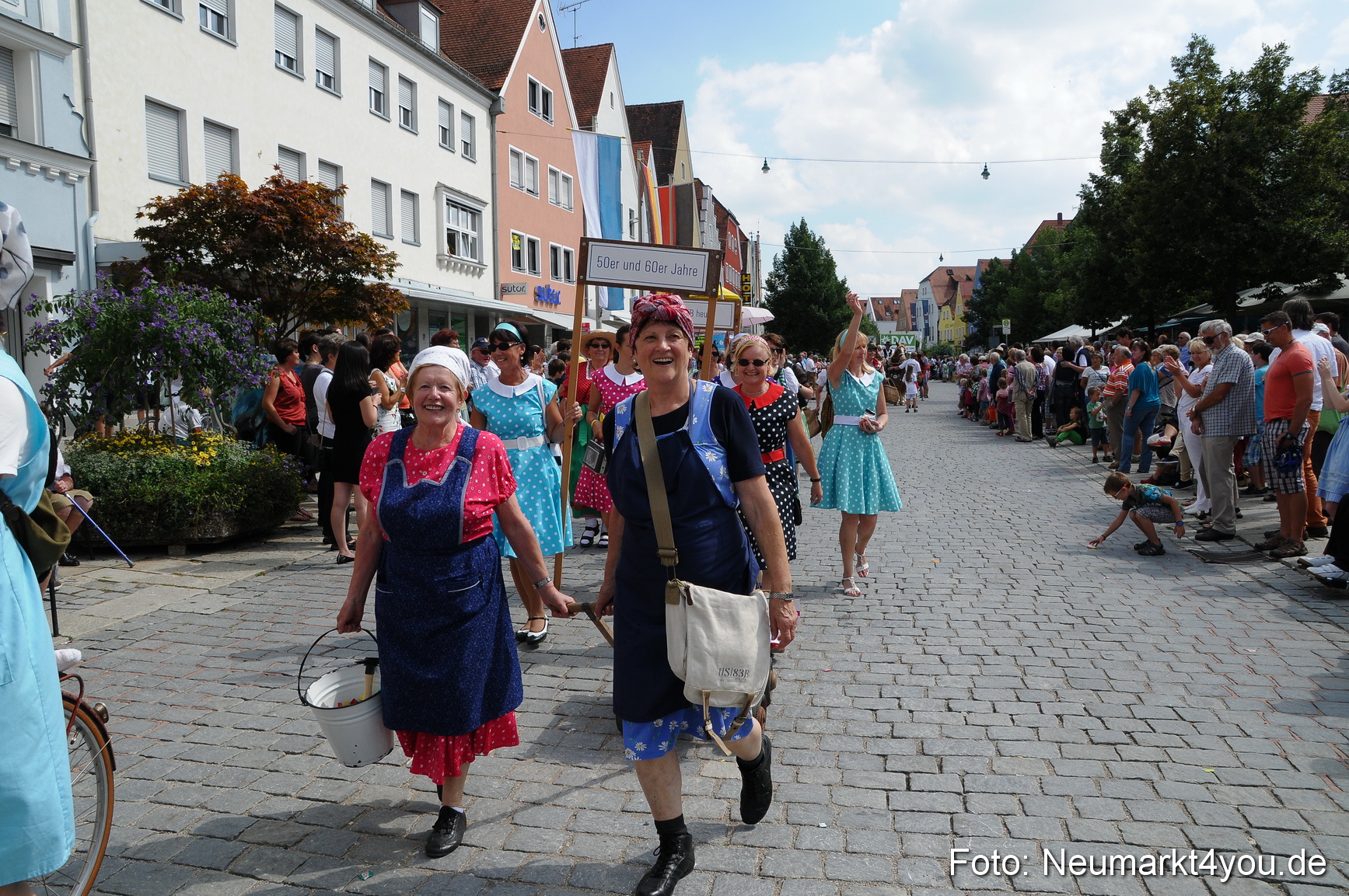 Volksfestzug Neumarkt 110813 0458