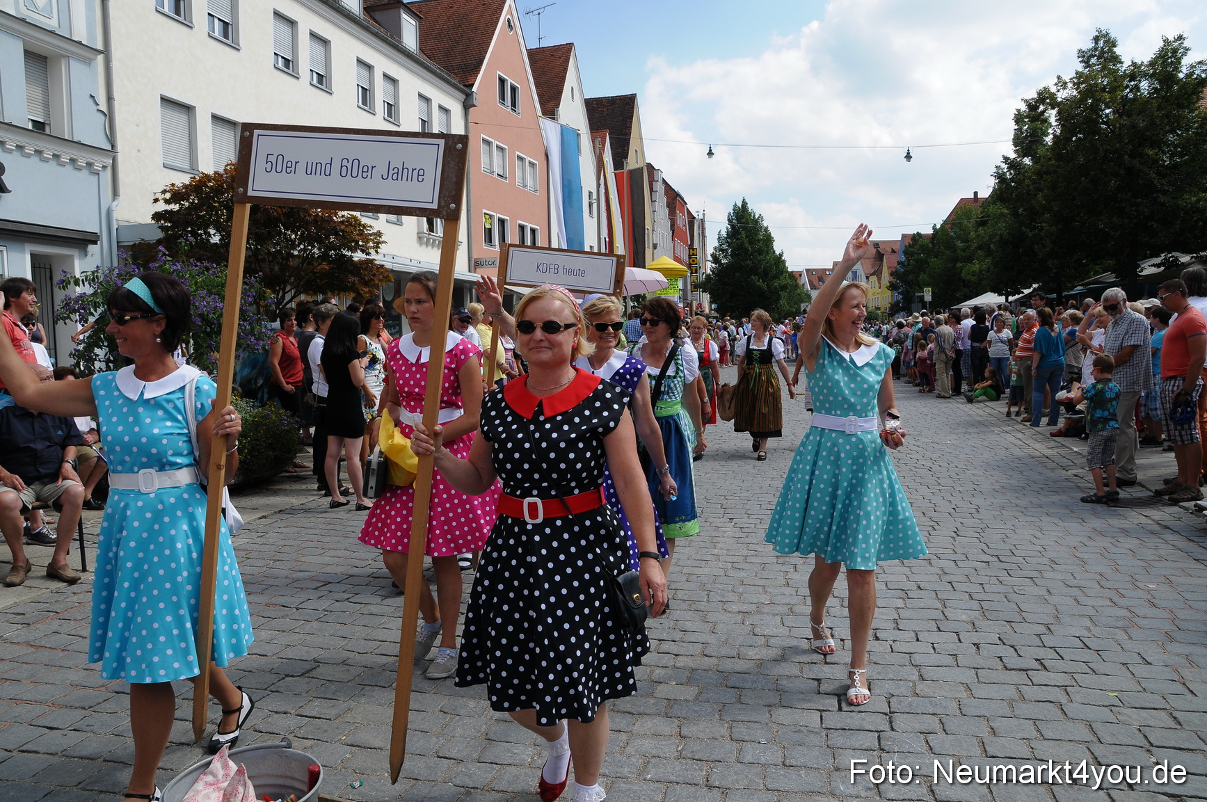 Volksfestzug Neumarkt 110813 0459