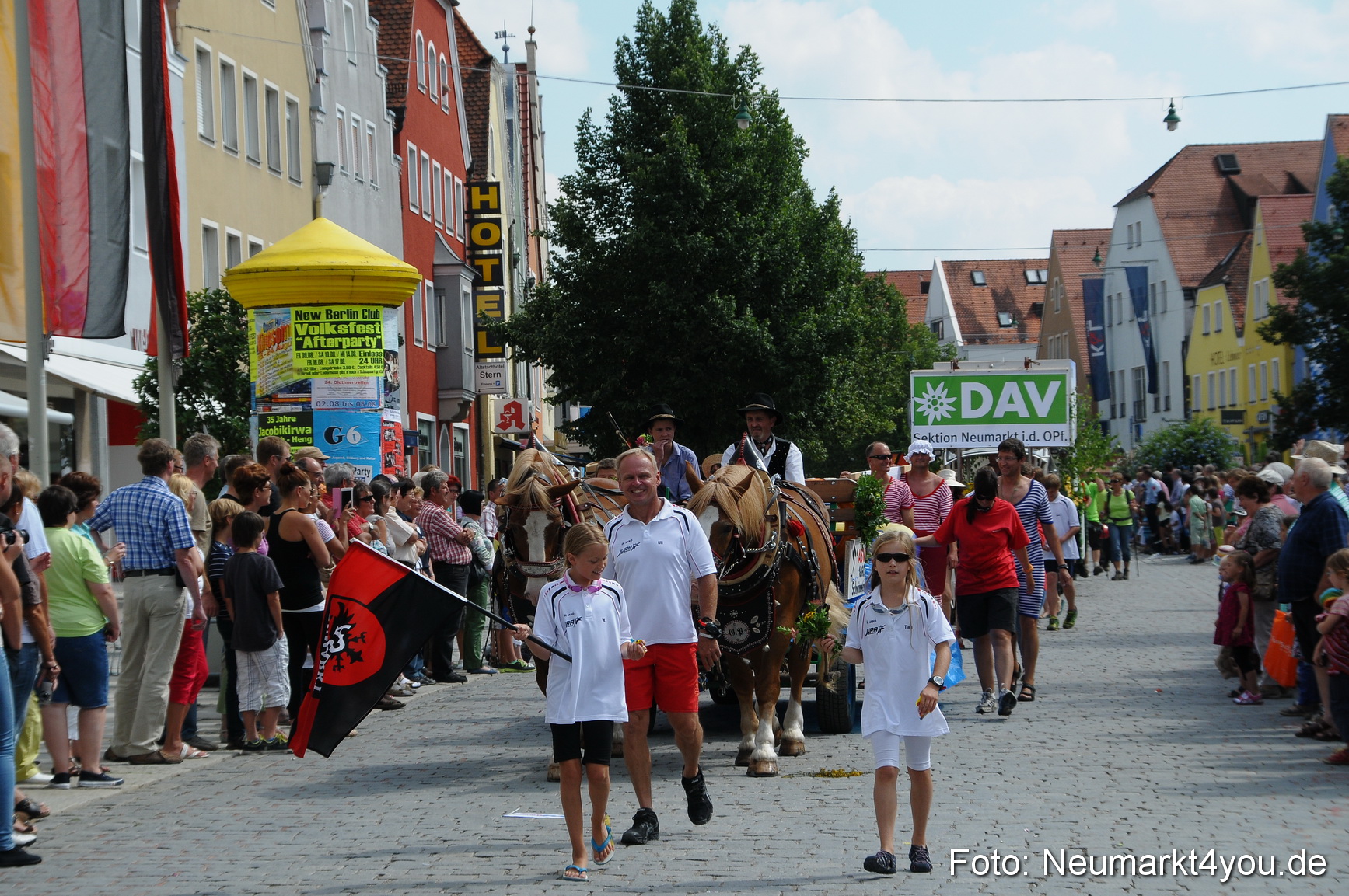 Volksfestzug Neumarkt 110813 0465