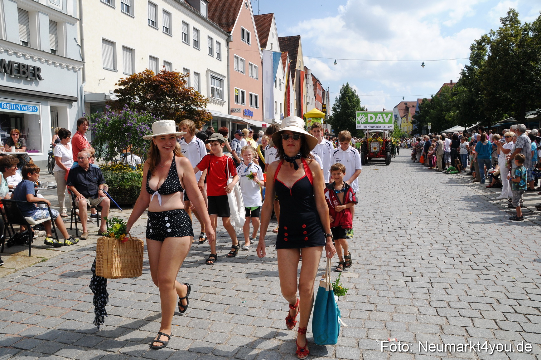 Volksfestzug Neumarkt 110813 0471