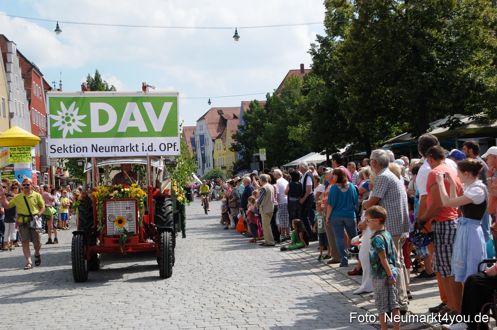 Volksfestzug Neumarkt 110813 0473