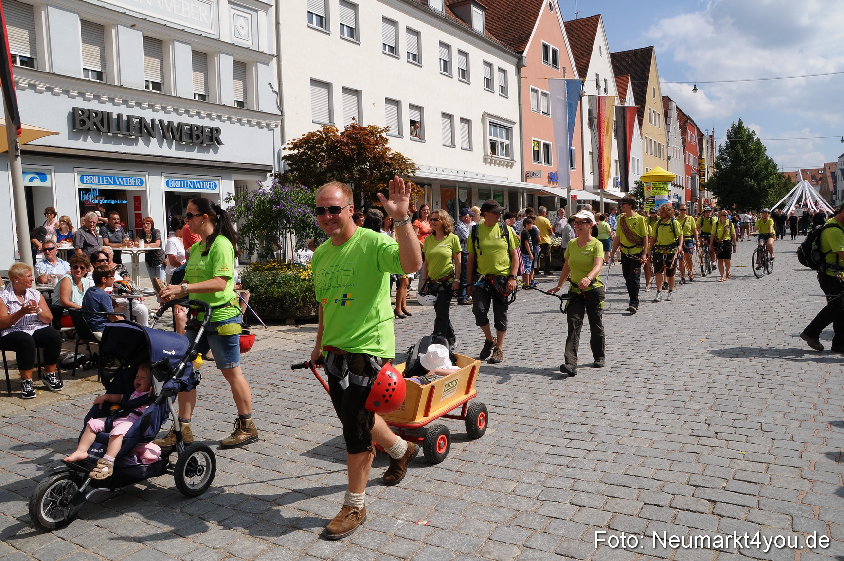 Volksfestzug Neumarkt 110813 0475