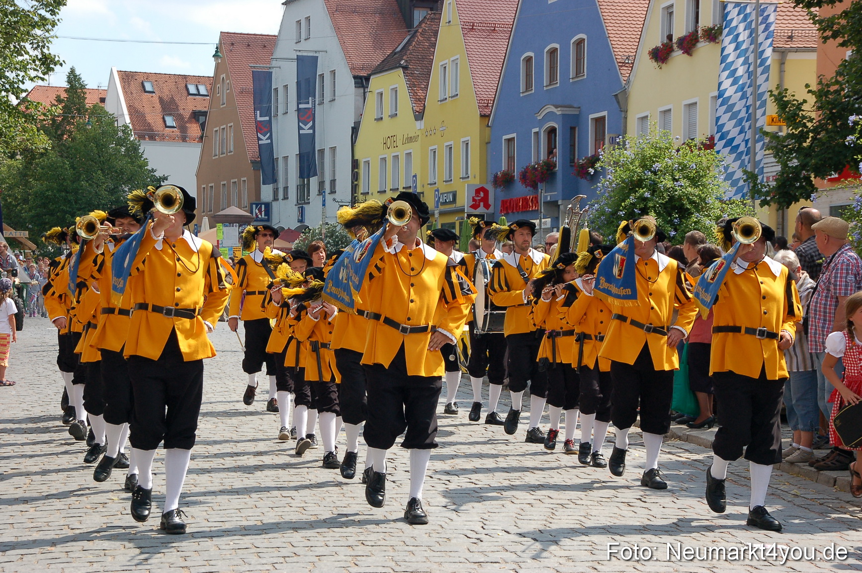 Volksfestzug Neumarkt 110813 0486