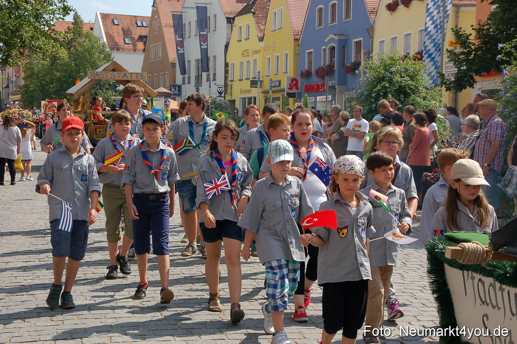 Volksfestzug Neumarkt 110813 0495