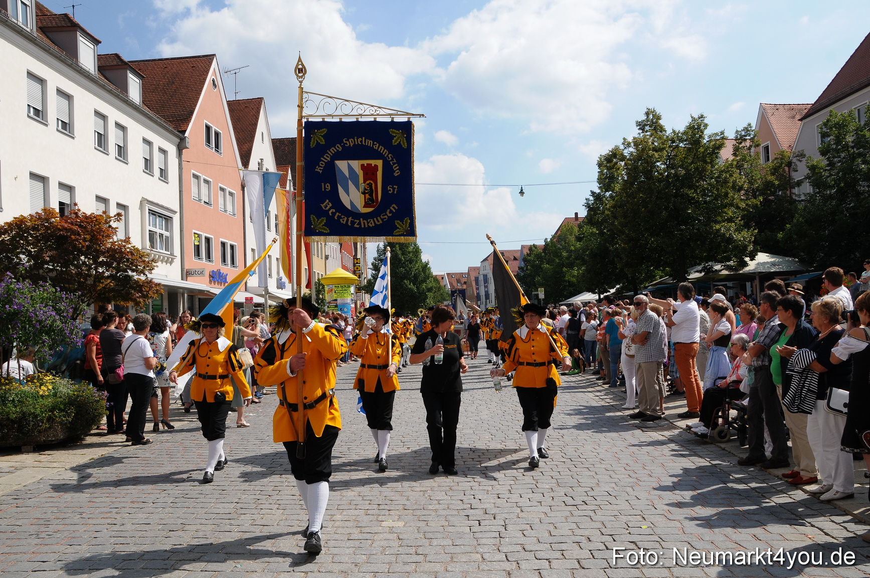 Volksfestzug Neumarkt 110813 0500
