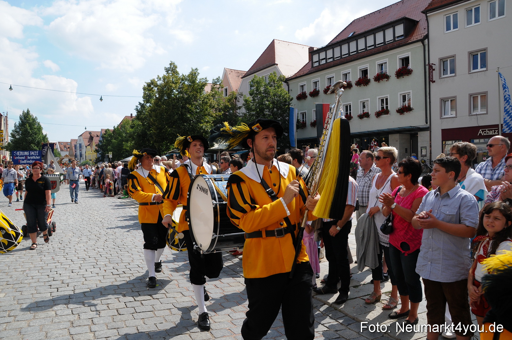 Volksfestzug Neumarkt 110813 0505