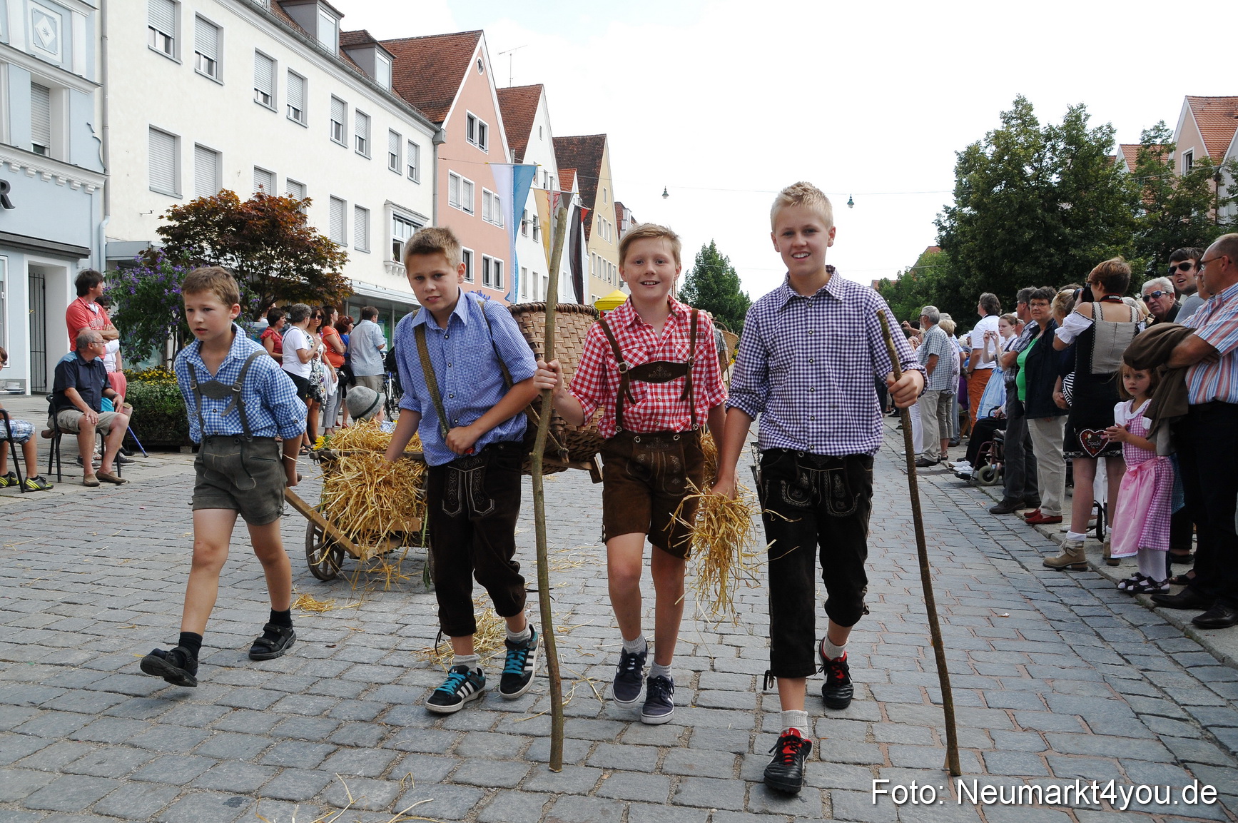 Volksfestzug Neumarkt 110813 0523