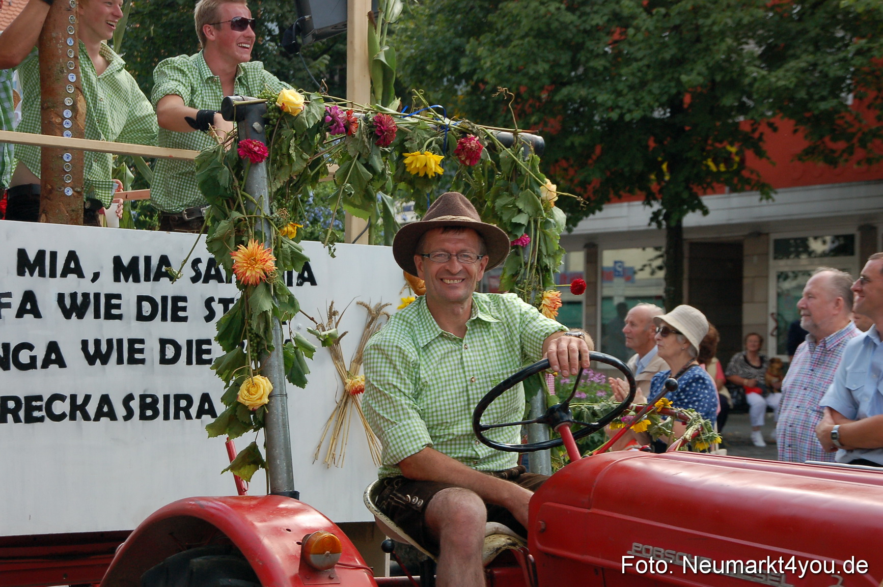 Volksfestzug Neumarkt 110813 0525