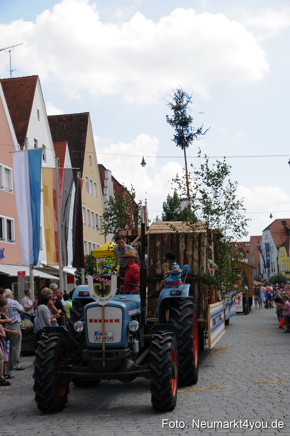 Volksfestzug Neumarkt 110813 0537