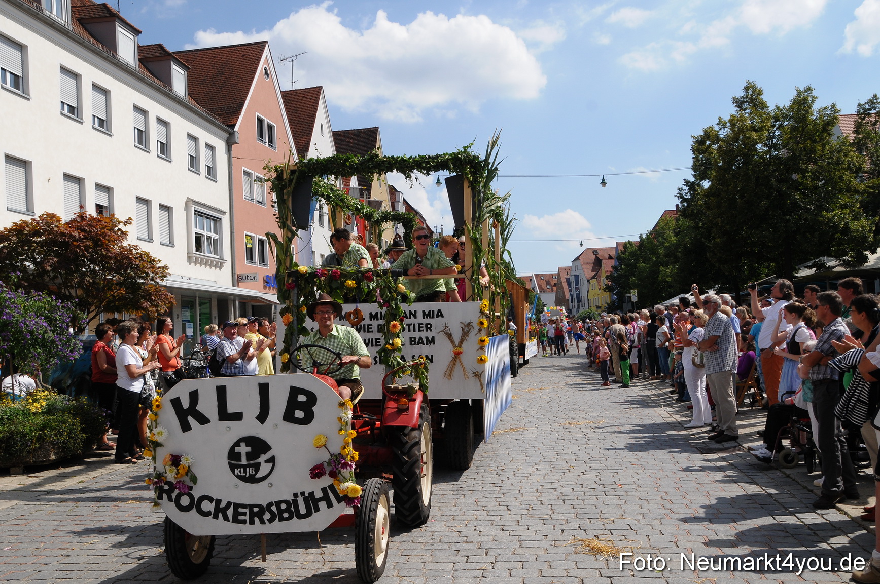 Volksfestzug Neumarkt 110813 0540