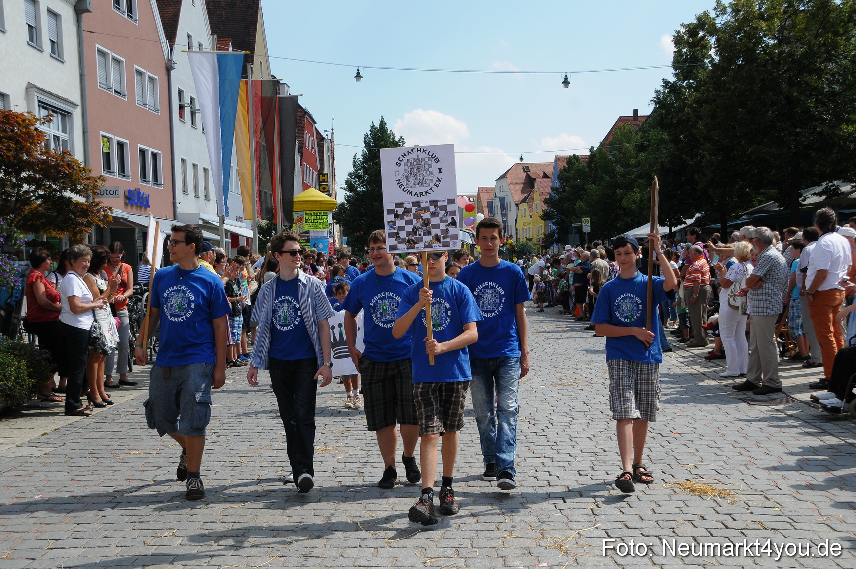 Volksfestzug Neumarkt 110813 0549