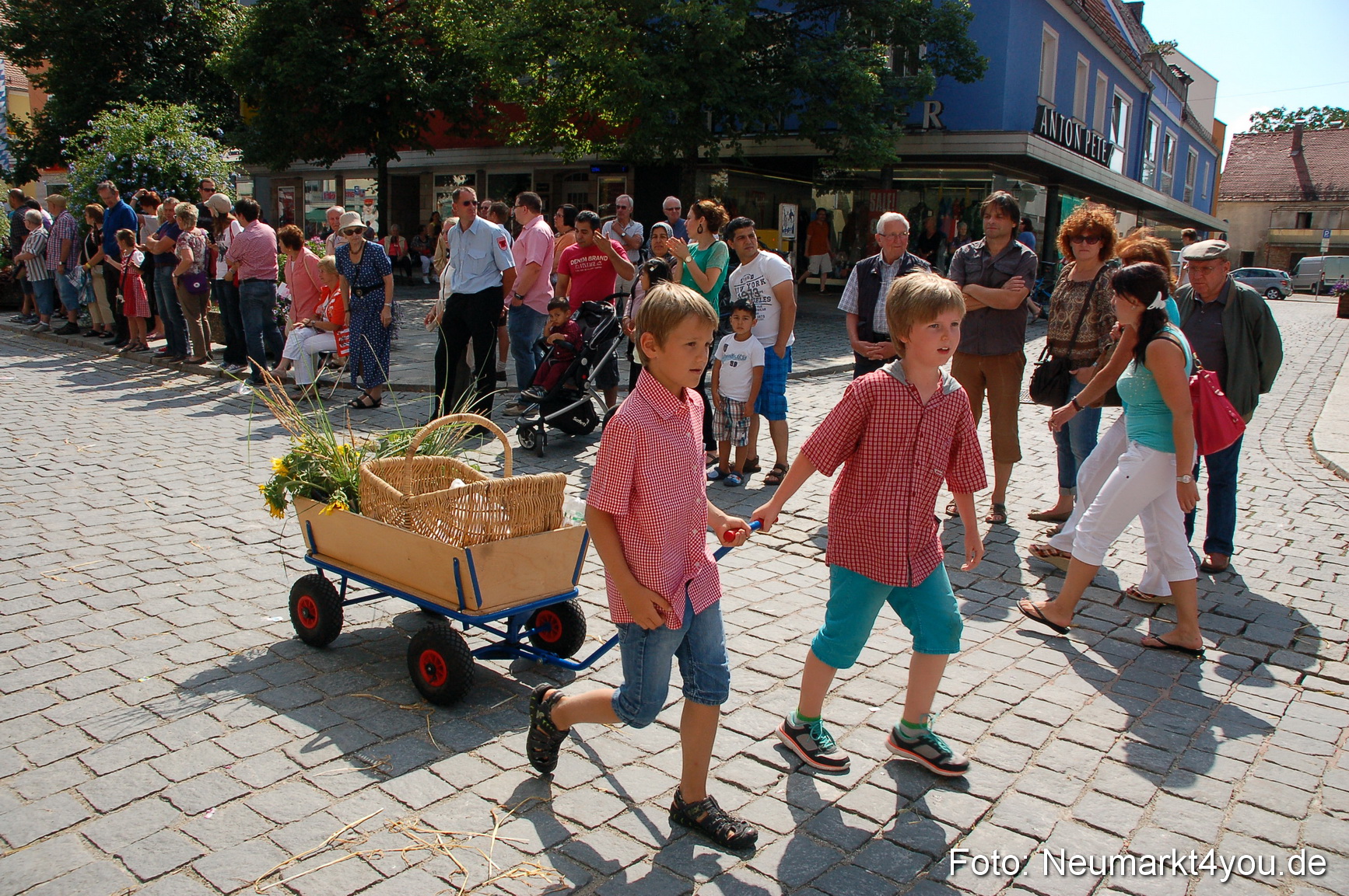 Volksfestzug Neumarkt 110813 0553