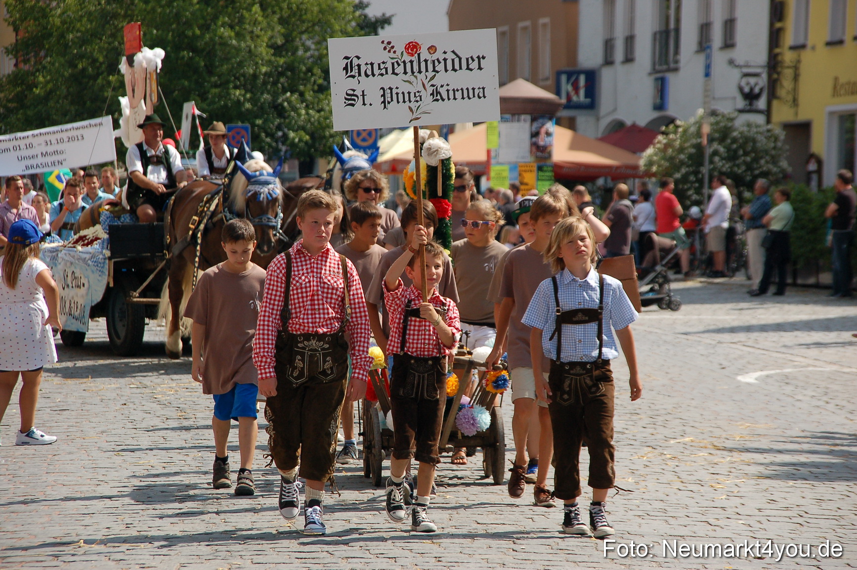 Volksfestzug Neumarkt 110813 0554