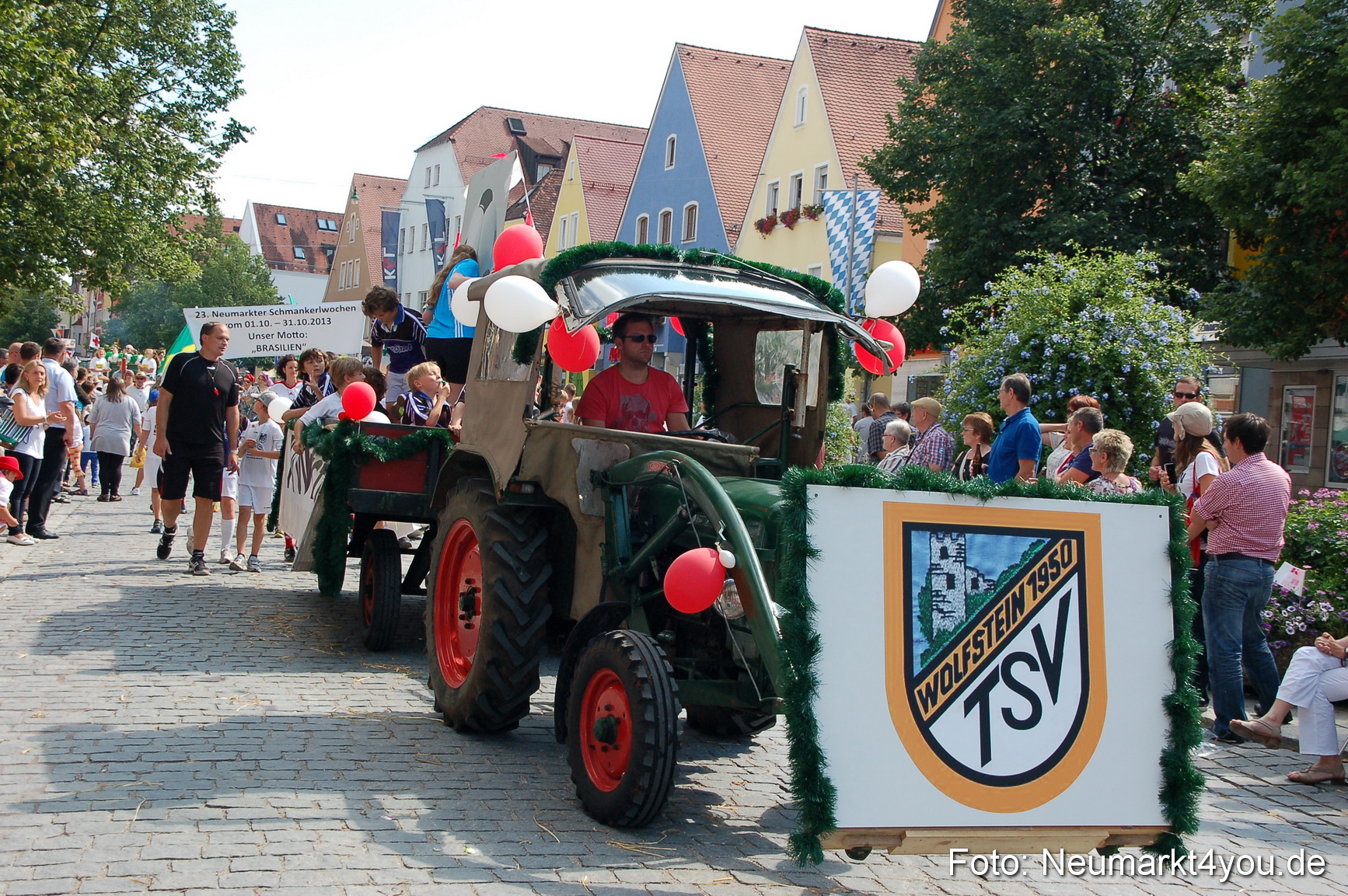 Volksfestzug Neumarkt 110813 0561